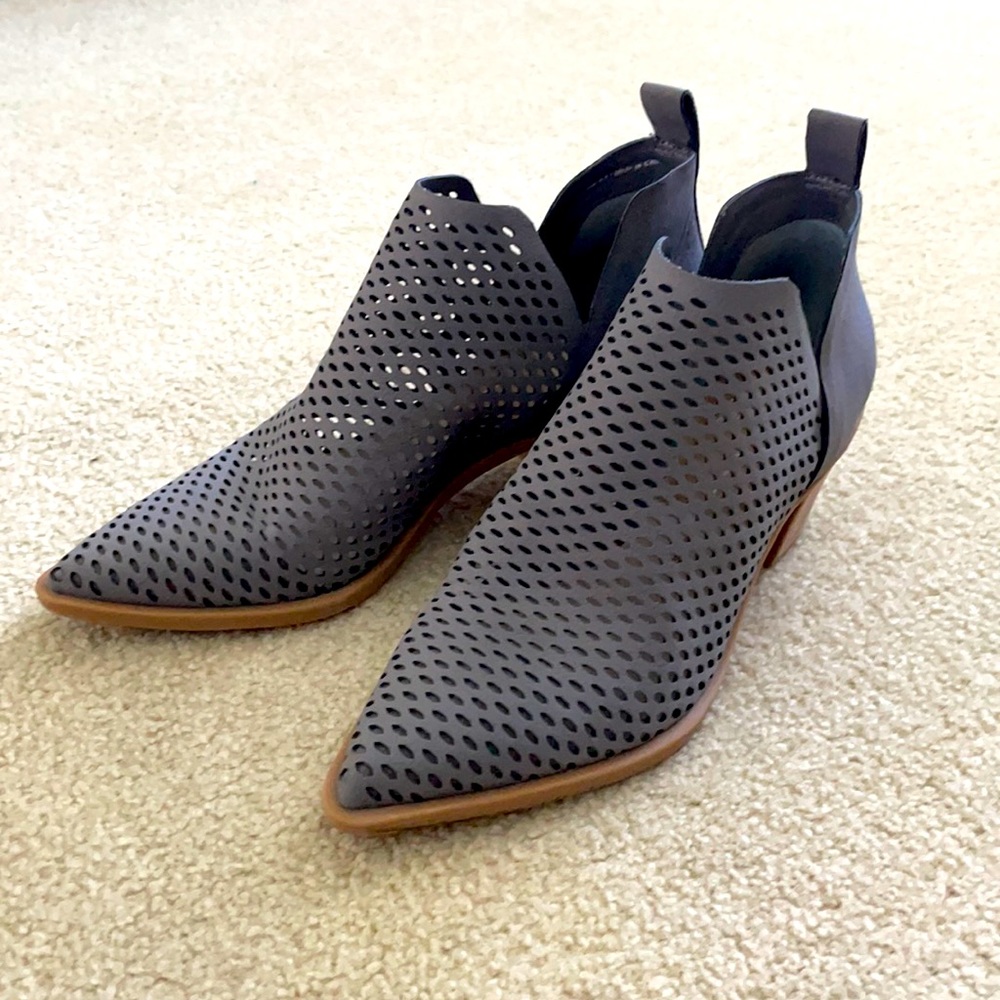 LIKE NEW Dolce Vita perforated Booties